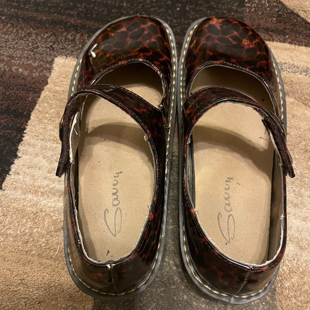 Clearance❗️ Savvy Professional Clogs. - Like New